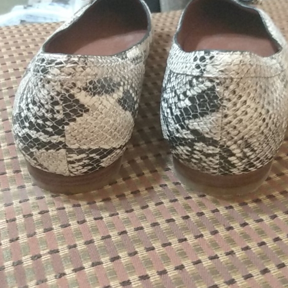 Cole Haan women's flats 7 1/2 - Picture 3 of 3